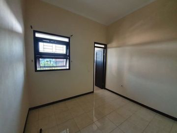 5 Bedroom House for sale
