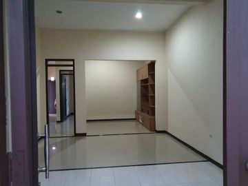 5 Bedroom House for sale