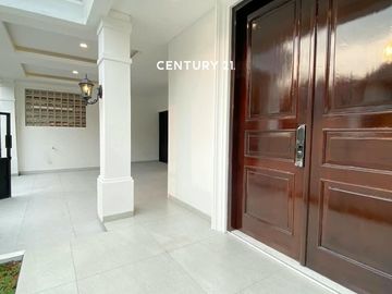Rumah Mewah Ada Swimming Pool Di Sektor 9 Bintaro Am 17381