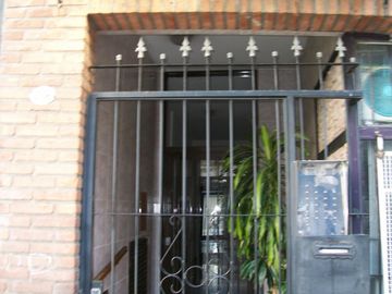 DEPARTAMENTO DE 1 AMBIENTE MUY AMPLIO AL CONTRAFRENTE CON BALCON