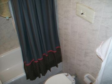 DEPARTAMENTO DE 1 AMBIENTE MUY AMPLIO AL CONTRAFRENTE CON BALCON