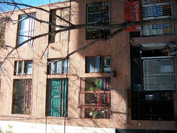 DEPARTAMENTO DE 1 AMBIENTE MUY AMPLIO AL CONTRAFRENTE CON BALCON