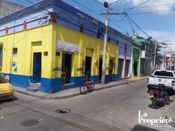 casa-local en venta en centro histórico. Cod V107