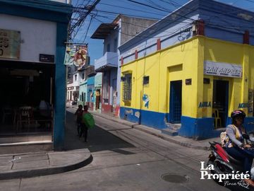 casa-local en venta en centro histórico. Cod V107