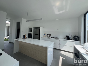 ESTRENO, ESPECTACULAR CASA DE PLAYA EN VENTA , ASIA GOLF CLUB