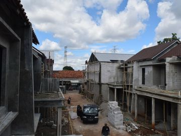 townhouse 2 lantai kaum milenial