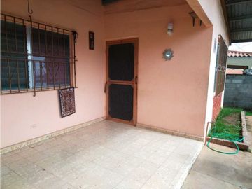 Sea Confiable Vende Casa Con Espacioso Terreno en La Chorrera