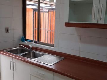 Vendo casa esquina Altos del Parque