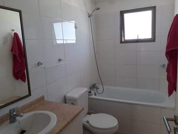 Vendo casa esquina Altos del Parque