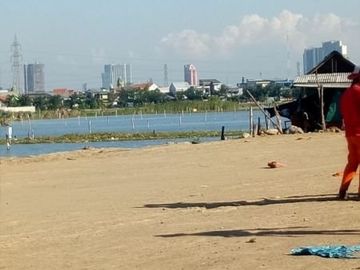 Di jual tanah luas 6 HA (60000 m2)daerah asem rowo, perbatasan tol tandes dan tol dupak