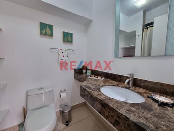 Vendo moderno departamento sin AMOBLAR en el centro de Miraflores 

Edificio inteligente con excelente ubicación, en el centro de Miraflores, a 03 c