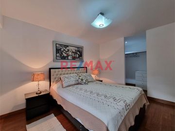 Vendo moderno departamento sin AMOBLAR en el centro de Miraflores 

Edificio inteligente con excelente ubicación, en el centro de Miraflores, a 03 c