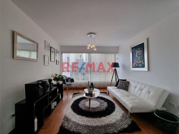 Vendo moderno departamento sin AMOBLAR en el centro de Miraflores 

Edificio inteligente con excelente ubicación, en el centro de Miraflores, a 03 c