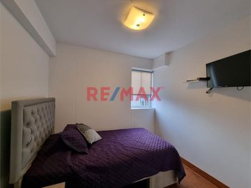 Vendo moderno departamento sin AMOBLAR en el centro de Miraflores 

Edificio inteligente con excelente ubicación, en el centro de Miraflores, a 03 c