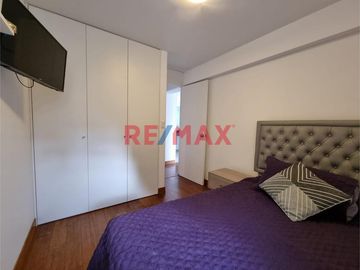 Vendo moderno departamento sin AMOBLAR en el centro de Miraflores 

Edificio inteligente con excelente ubicación, en el centro de Miraflores, a 03 c