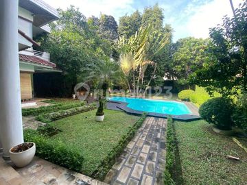 Rumah Mewah Cantik Luas Asri Siap Huni Lokasi Strategis di Kemang - Jakarta Selatan