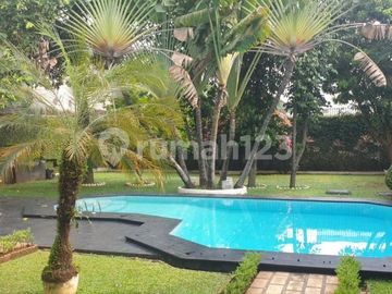 Rumah Mewah Cantik Luas Asri Siap Huni Lokasi Strategis di Kemang - Jakarta Selatan