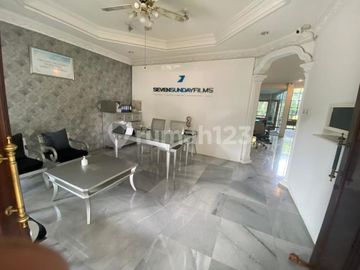 Rumah Mewah Cantik Luas Asri Siap Huni Lokasi Strategis di Kemang - Jakarta Selatan