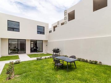 Casa de Tres Recámaras en el Querétaro Moderno 