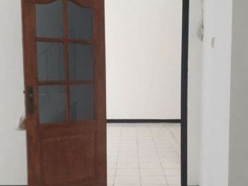 Ruko Klampis Megah jejer 2 Hadap utara, Strategis