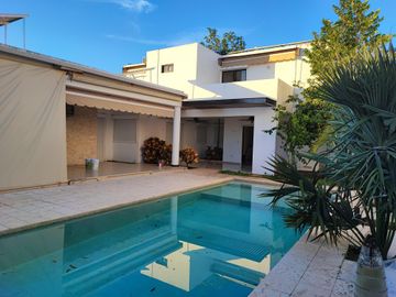 VENTA RESIDENCIA EN PRIVADA PORTO ALEGRE DE 4 RECAMARAS, CERCA PLAZA LA ISLA, MERIDA, YUCATAN