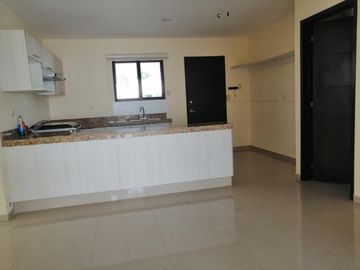 VENTA RESIDENCIA EN PRIVADA PORTO ALEGRE DE 4 RECAMARAS, CERCA PLAZA LA ISLA, MERIDA, YUCATAN
