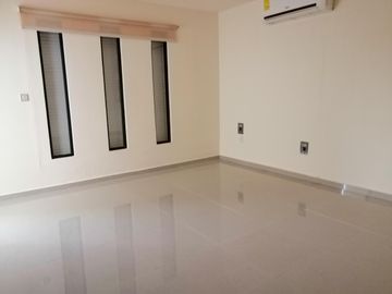 VENTA RESIDENCIA EN PRIVADA PORTO ALEGRE DE 4 RECAMARAS, CERCA PLAZA LA ISLA, MERIDA, YUCATAN