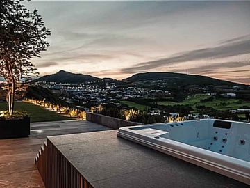 CASA RESIDENCIAL EN VENTA EN EL CLUB Y DENTRO DEL CAMPO DE GOLF TRES MARIAS