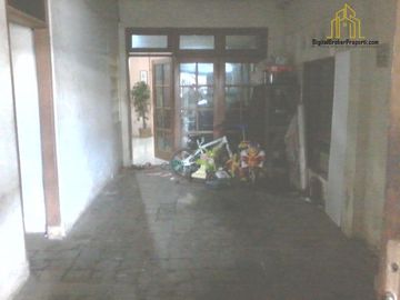 Rumah di mainroad jln Surapati bandung | ARIEFW
