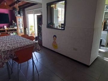 Departamento Tipo Casa en venta en Quilmes Este