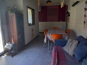 Departamento Tipo Casa en venta en Quilmes Este