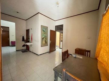 Rumah Kosong Bagus di Medokan Asri Barat Daerah Medokan Ayu