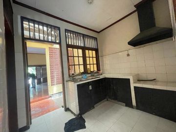 Rumah Kosong Bagus di Medokan Asri Barat Daerah Medokan Ayu