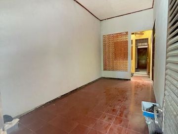 Rumah Kosong Bagus di Medokan Asri Barat Daerah Medokan Ayu
