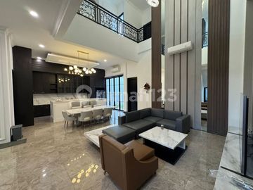Turun Harga!!! Dijual Rumah Full Furnish Nyaman Lokasi Lokasi Strategis di Jl Janur Hijau I Gading Serpong