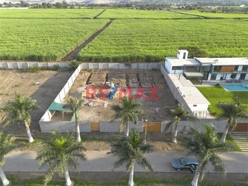 Se vende terreno dentro de hermoso condominio privado de casas de campo en Conache a tan solo 20 minutos de la ciudad de Trujillo. Este encantador lug