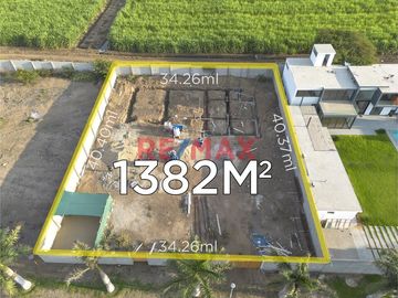 Se vende terreno dentro de hermoso condominio privado de casas de campo en Conache a tan solo 20 minutos de la ciudad de Trujillo. Este encantador lug