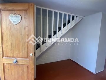 Casa en venta de 2 dorm. en Maipú