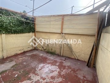 Casa en venta de 2 dorm. en Maipú