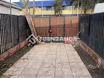 Casa en venta de 2 dorm. en Maipú