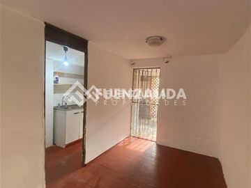 Casa en venta de 2 dorm. en Maipú