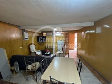 Casa en venta de 12 dorm. en La Florida