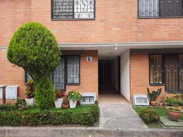 casa en venta en valle del lili. Cod V16288