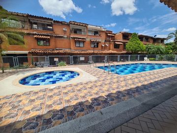 casa en venta en valle del lili. Cod V16288