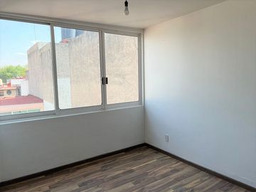 CASA EN VENTA CON USO DE SUELO COMERCIAL PARA OFICINAS EN TLALNEPANTLA DE BAZ