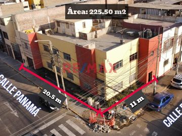 ¡Gran Oportunidad de Inversión en el Corazón de El Recreo – Esquina Estratégica para Desarrollo Inmobiliario!

Se vende casa en esquina ubicada en l