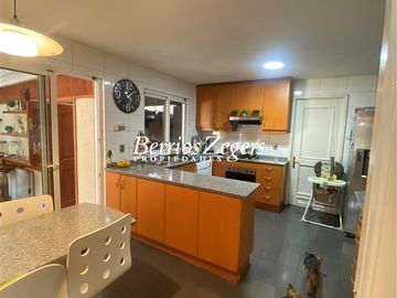 Casa en Venta en Cercano Colegio San Jose de Chicureo