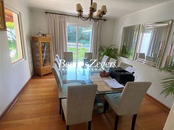 Casa en Venta en Cercano Colegio San Jose de Chicureo