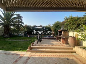 Casa en Venta en Cercano Colegio San Jose de Chicureo