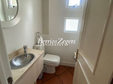 Casa en Venta en Cercano Colegio San Jose de Chicureo